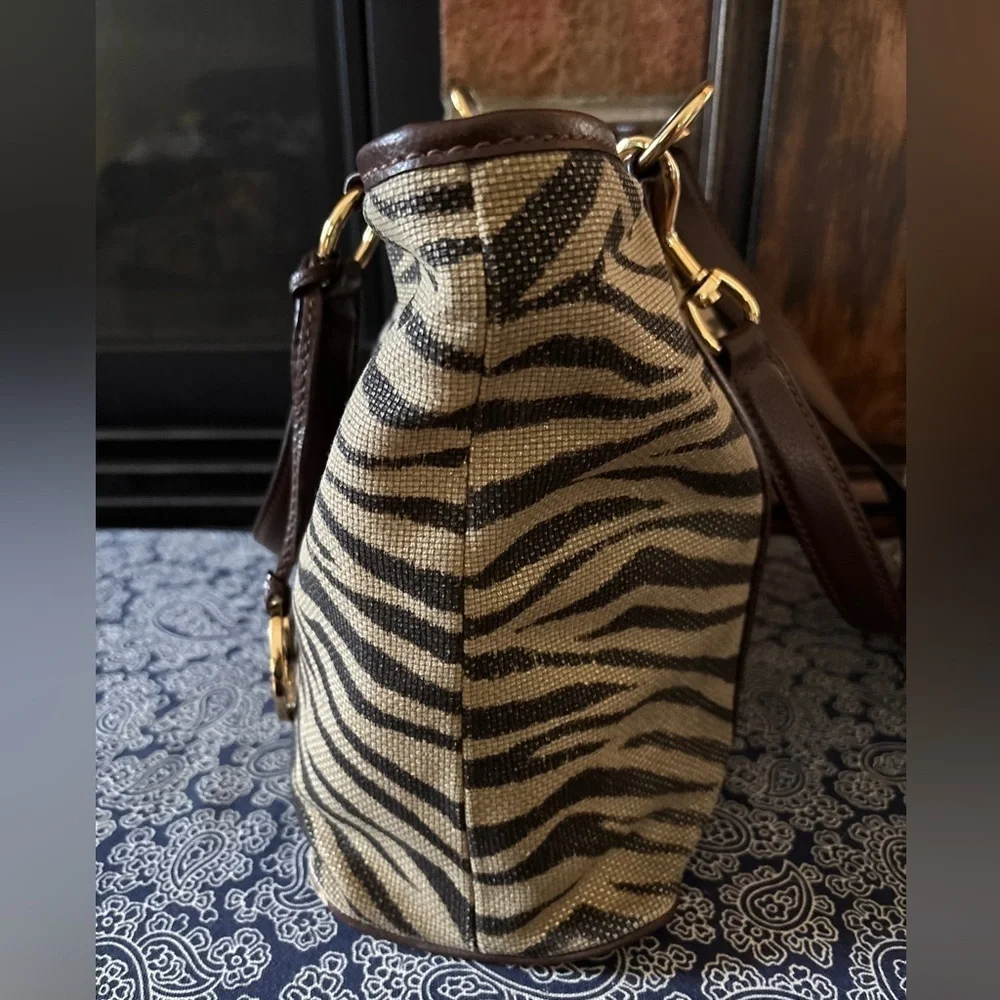 MICHAEL KORS Large Zebra Print Tote Bag w/ Detachable Wristlet | Snap Closure